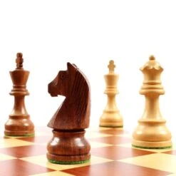 Ensemble Club Acacia - Bords Fins - Noyer -Rouge et Noir Magasin ensemble club acacia bords fins noyer ensemble dechecs classique 847210