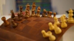 Ensemble D'échecs Roulable Magnétique - Cuir Véritable - Classique -Rouge et Noir Magasin ensemble dechecs roulable magnetique cuir veritable classique ensemble dechecs luxe classique jeu dechecs echecs de voyage en cuir veritable 550854