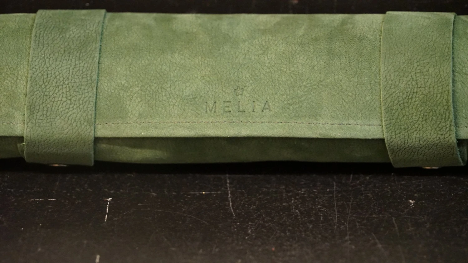 Ensemble d'échecs roulable magnétique - Cuir véritable - Vert Ensemble D'échecs Roulable Magnétique - Cuir Véritable - Vert -Rouge et Noir Magasin ensemble dechecs roulable magnetique cuir veritable vert ensemble dechecs luxe classique jeu dechecs de voyage en cuir veritable 220260