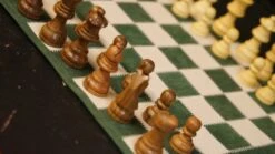 Ensemble D'échecs Roulable Magnétique - Cuir Véritable - Vert 5 Ensemble D'échecs Roulable Magnétique - Cuir Véritable - Vert -Rouge et Noir Magasin ensemble dechecs roulable magnetique cuir veritable vert ensemble dechecs luxe classique jeu dechecs de voyage en cuir veritable 305949