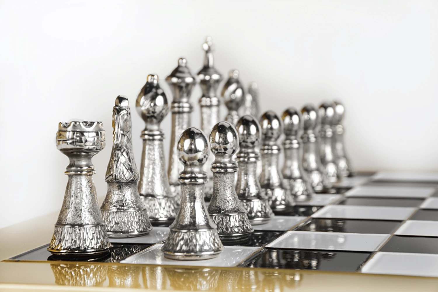 Ensemble Métal - Staunton Ensemble Métal - Staunton -Rouge et Noir Magasin ensemble metal staunton ensemble dechecs classique decoratif 162765