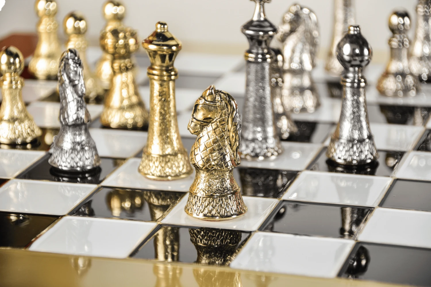 Ensemble Métal - Staunton Ensemble Métal - Staunton -Rouge et Noir Magasin ensemble metal staunton ensemble dechecs classique decoratif 486709