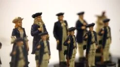 Ensemble Pirates Contre La Marine - Laqué Bleu -Rouge et Noir Magasin ensemble pirates contre la marine laque bleu ensemble echecs decoratif 647973