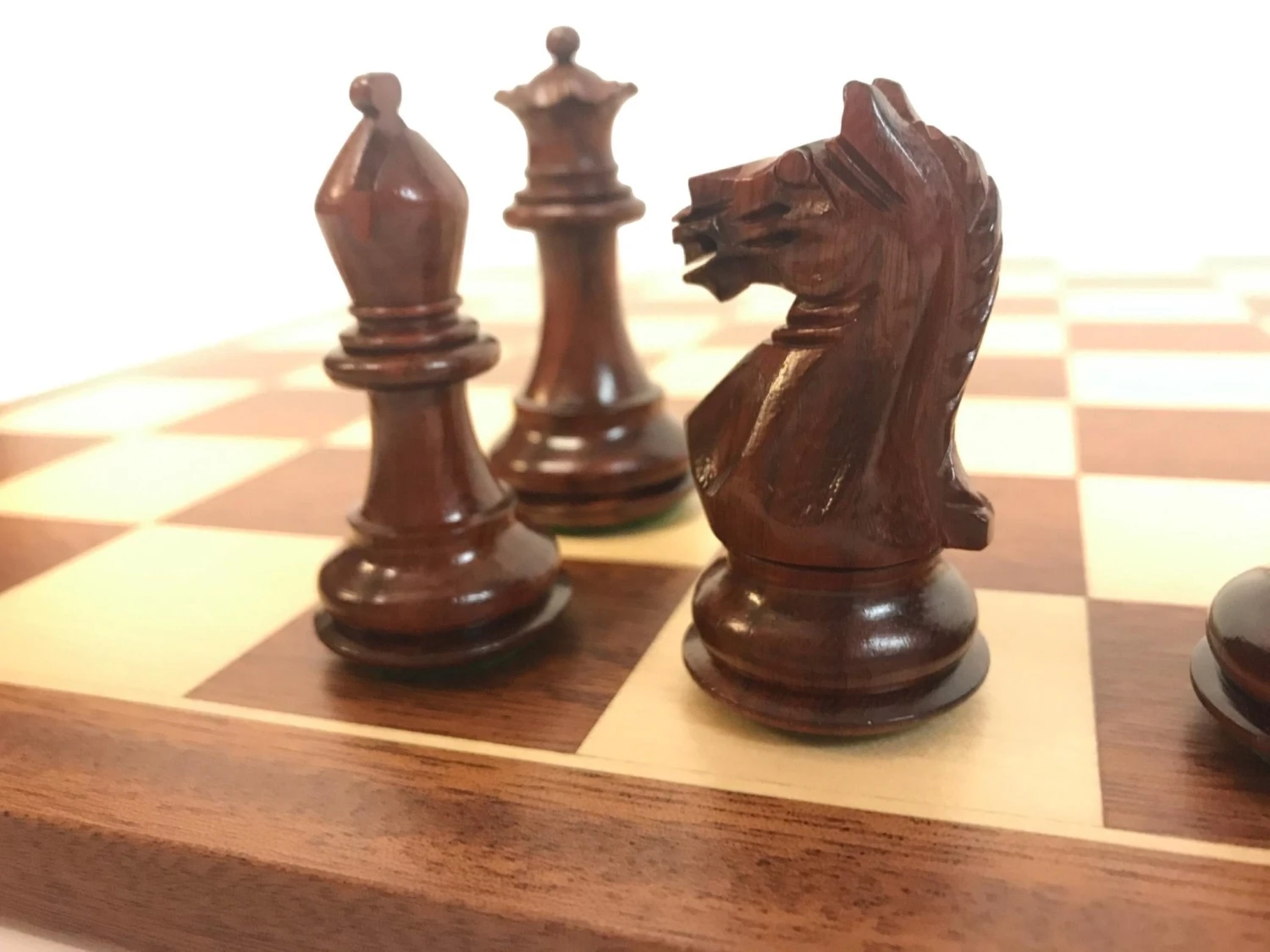 Ensemble Suprême Bois de Rose - Acajou Bords fins Ensemble Suprême Bois De Rose - Acajou Bords Fins -Rouge et Noir Magasin ensemble supreme bois de rose acajou bords fins ensemble echecs classique 442149