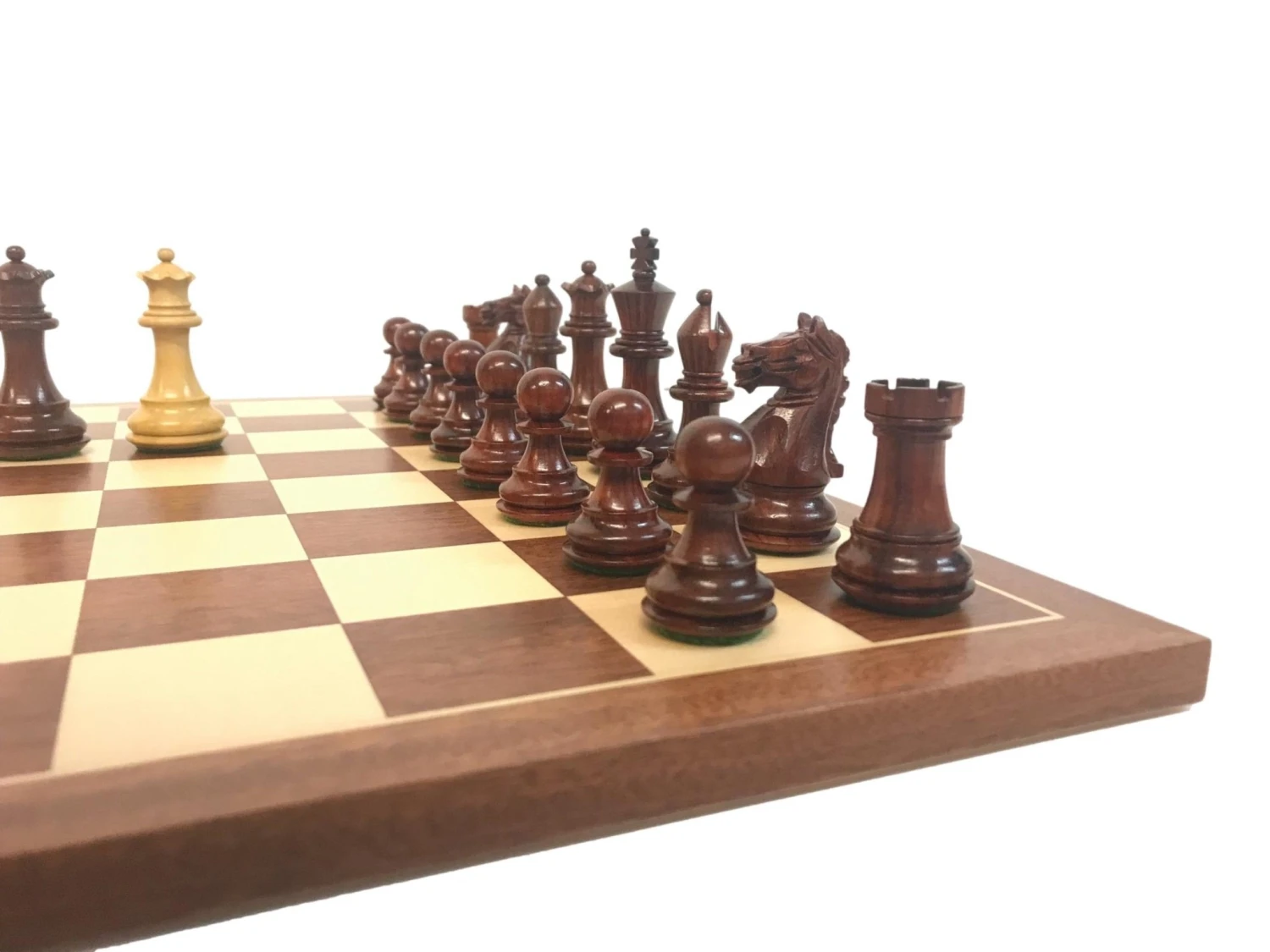 Ensemble Suprême Bois de Rose - Acajou Bords fins Ensemble Suprême Bois De Rose - Acajou Bords Fins -Rouge et Noir Magasin ensemble supreme bois de rose acajou bords fins ensemble echecs classique 711978