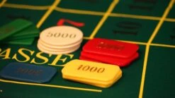 Exemplaire Unique - 200 Jetons Ancien Bakélite -Rouge et Noir Magasin exemplaire unique 200 jetons ancien bakelite coffret de poker de luxe 579338