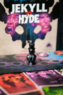 Jekyll Vs Hyde -Rouge et Noir Magasin jekyll vs hyde jeu de societe et plateau de strategie de cartes a deux cooperatif 233212