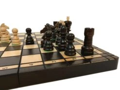 Jeu D'échecs - Coffre Pyrogravé -Rouge et Noir Magasin jeu dechecs coffre pyrograve coffret dechecs et jeu dechecs de voyage en bois 942159