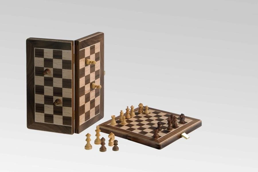 Jeu d'échecs de voyage magnétique en bois marqueté Ulbrich - Noyer / Erable moucheté Jeu D'échecs De Voyage Magnétique En Bois Marqueté Ulbrich - Noyer / Erable Moucheté -Rouge et Noir Magasin jeu dechecs de voyage magnetique en bois marquete ulbrich noyer erable mouchete coffre dechecs et jeu dechecs de voyage 633004