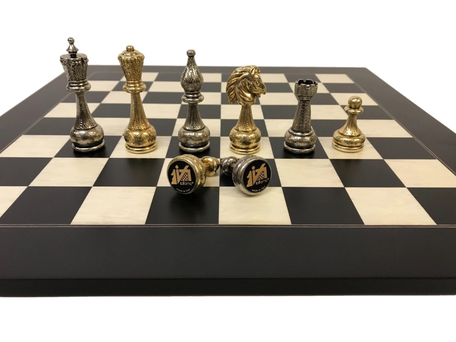 Pièces d'échecs en métal - Flowered - Fait à la main Pièces D'échecs En Métal - Flowered - Fait à La Main -Rouge et Noir Magasin pieces dechecs en metal flowered fait a la main jeu dechecs pieces dechecs classiques et decoratives 453680