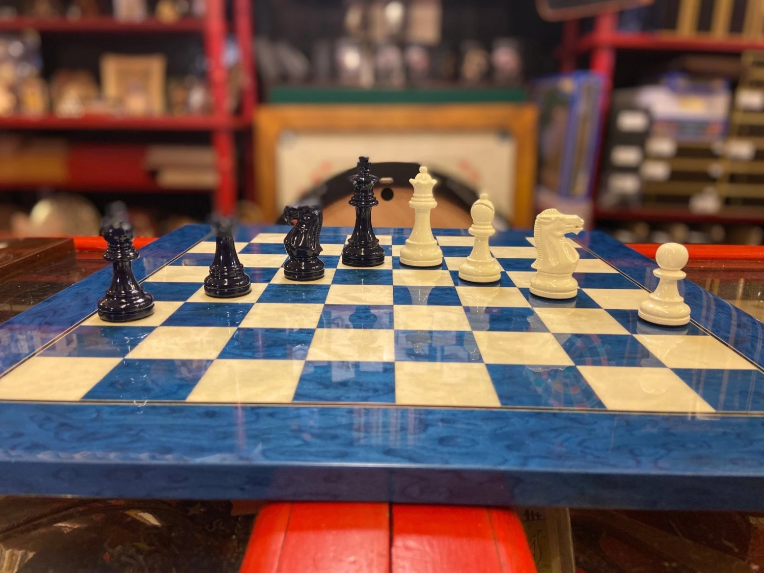 Pièces Ultimes - laquées Bleu / Crême Pièces Ultimes - Laquées Bleu / Crême -Rouge et Noir Magasin pieces ultimes laquees bleu creme pieces dechecs classiques et decoratives figuratives 937505